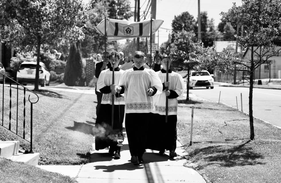 altar-server-captain-annunciation-catholic-church